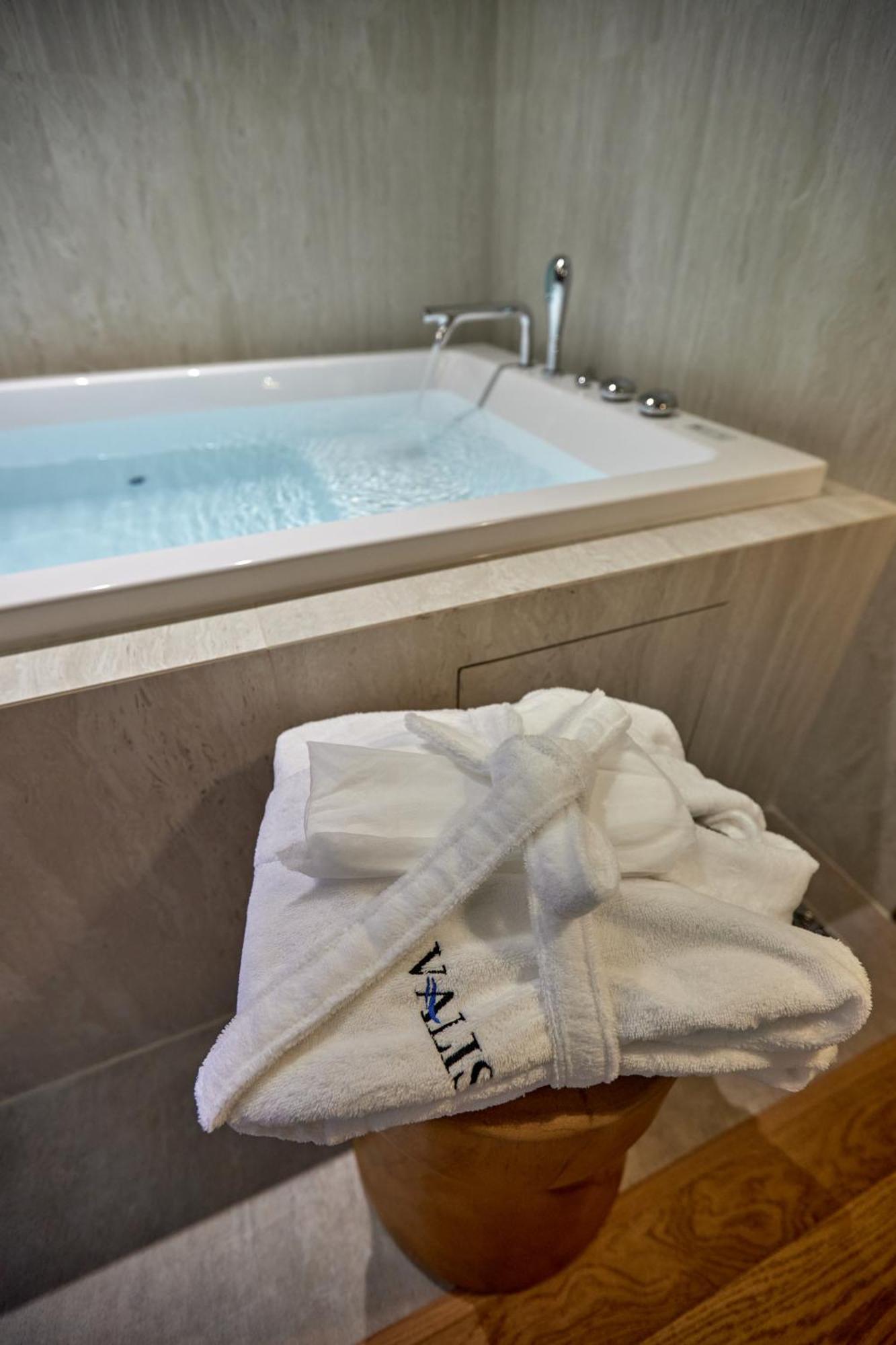 Valis Luxury Hotel Vlora Kültér fotó